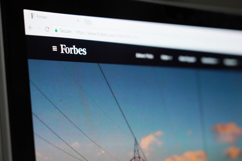 Forbes запустил бета-версию поиска на основе ИИ для персонализированных рекомендаций