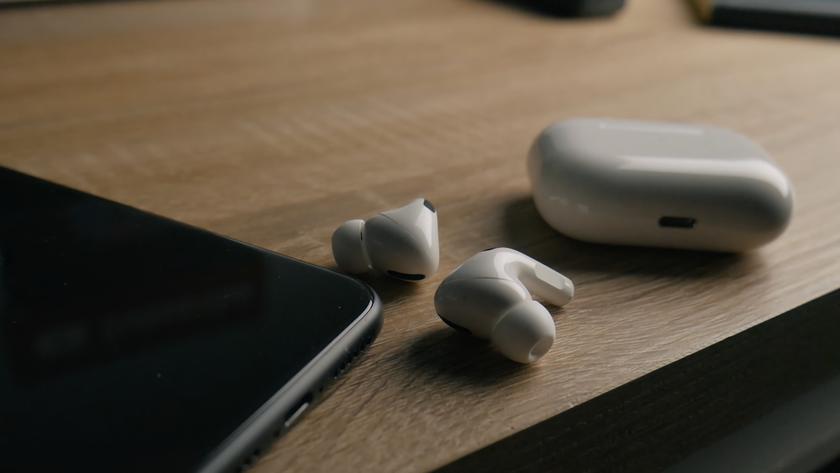 Realme готовит новые TWS-наушники с дизайном, как у Apple AirPods Pro