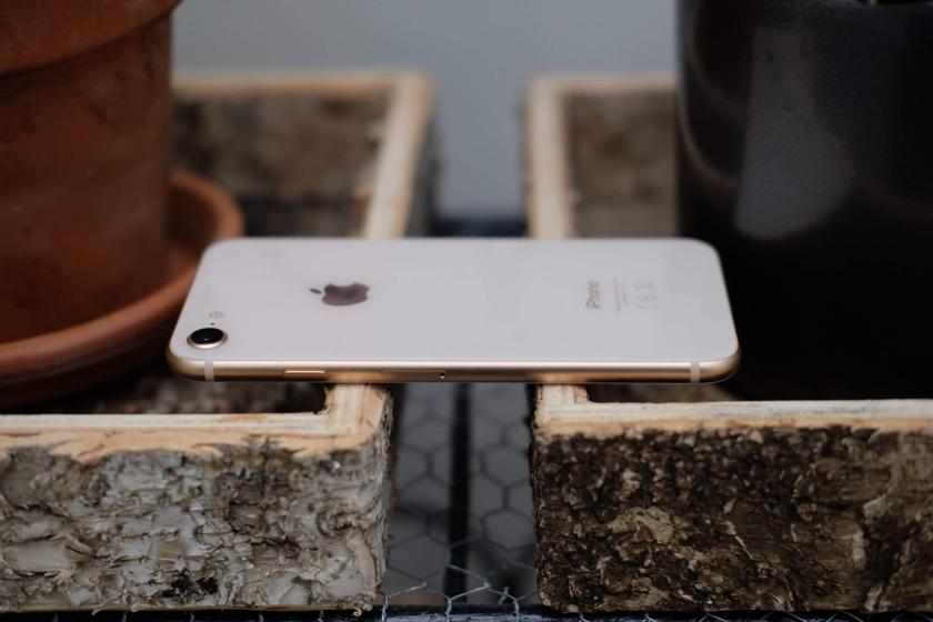 Apple возобновила продажи восстановленного iPhone 8: сейчас это самый дешевый iPhone, еще и с наушниками и зарядкой в комплекте