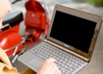 Toshiba Dynabook UX выходит на европейский рынок под именем mini NB200