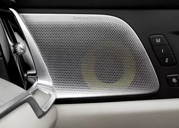 Владельцам автомобилей Volvo в Китае устанавливали поддельные динамики Bowers & VVilkins