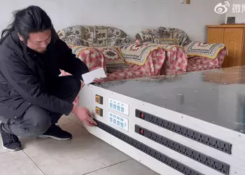 Имеет 60 портов и может зарядить 5000 смартфонов: энтузиаст сделал гигантский Power Bank на 27 000 000 мАч