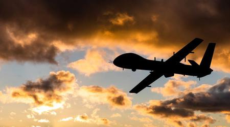 L'armée de l'air américaine a démenti qu'un drone contrôlé par l'intelligence artificielle ait attaqué un opérateur lors d'une simulation informatique de suppression des défenses aériennes ennemies.
