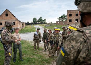 Во Франции обучают более 2 тысяч бойцов бригады ВСУ имени Анны Киевской