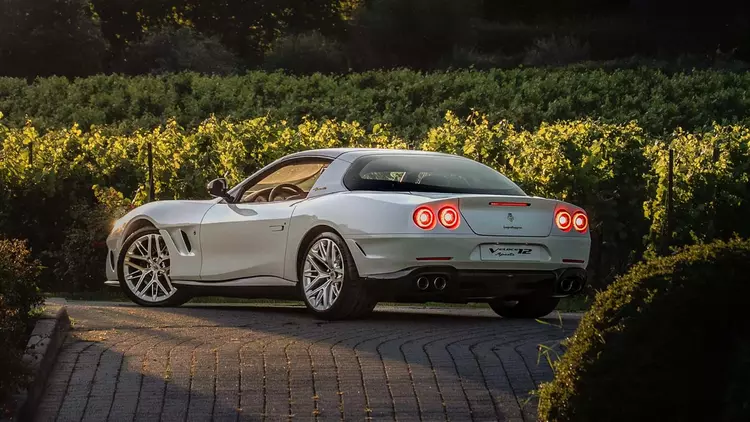 Touring Superleggera Veloce12 Aperta: Ретро-виб за ценой небольшого острова