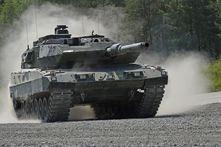 Suecia podría transferir tanques Stridsvagn 122 a Ucrania: se trata de una versión modernizada del Leopard 2A5, que se produce bajo licencia