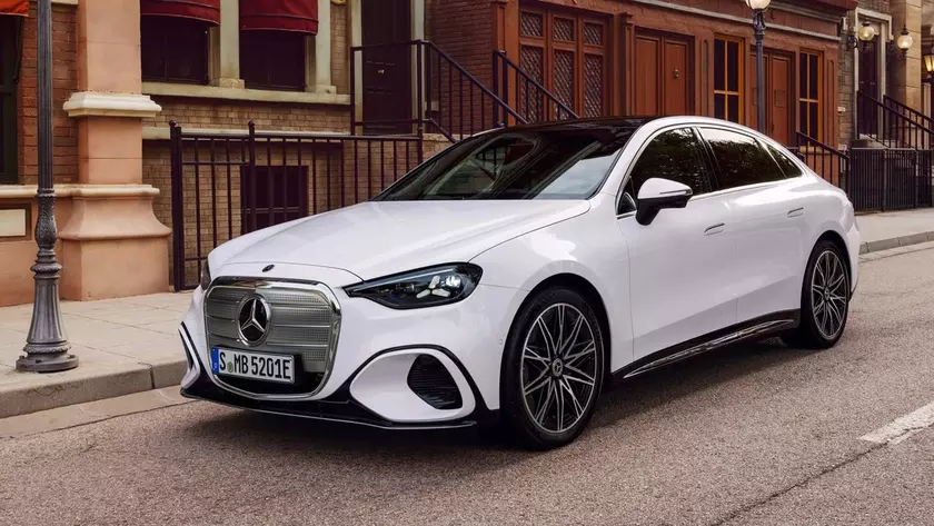 Электрический седан Mercedes-Benz C-Class