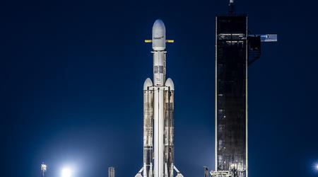 Falcon Heavy completa con successo la sesta missione della sua storia - SpaceX invia tre satelliti nello spazio
