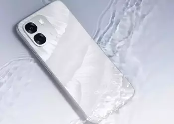 Oppo представила новые бюджетные смартфоны A6v и A6i+ с большими аккумуляторами, экранами на 120 Гц и повышенной водозащитой