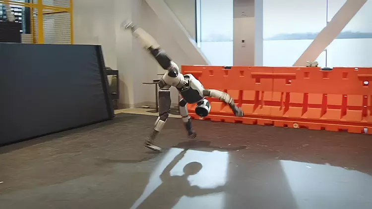 Un robot qui fait du breakdance ...