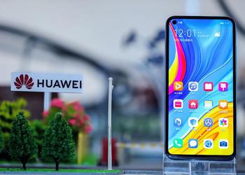 Слухи: Huawei будет продавать смартфоны других производителей в своих магазинах