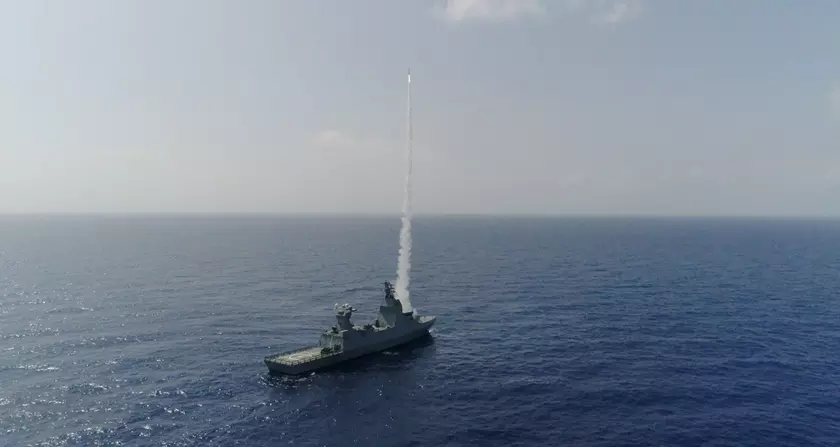 Израиль показал огневое испытание корабельной системы противовоздушной обороны C-Dome для перехвата крылатых ракет и дронов