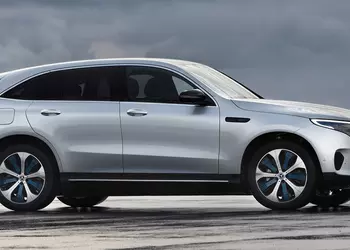 Mercedes отзывает почти 13,5 тысячи электрокаров в Китае из-за риска возгорания батарей