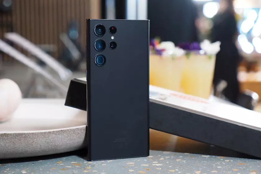 Samsung массово набирает сотрудников в россии, несмотря на официальное заявление об уходе с рынка