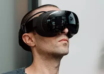 Премиальный VR-гейминг с нюансами: журналисты рассказали о главных преимуществах и недостатках гарнитуры Steam Frame