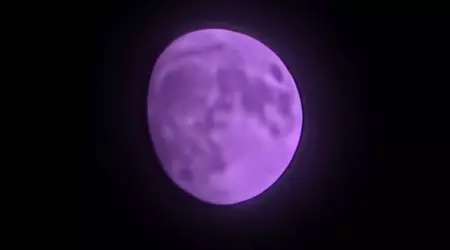 Beta version of One UI 8 received an interesting bug: purple moon on the photo when zooming x30 and higher