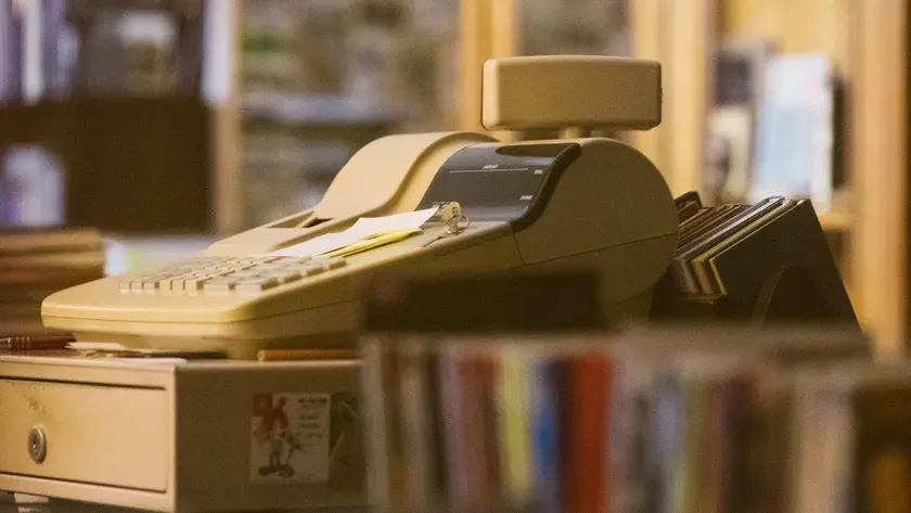 Восстание кассовых аппаратов: в США хакеры заставили кассы выдавать вместо чеков манифесты в защиту трудящихся