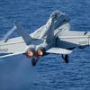 Найбільший у світі авіаносець USS Gerald R. Ford вартістю понад $13 млрд із винищувачами F/A-18 Super Hornet виконує патрулювання в Адріатиці-8