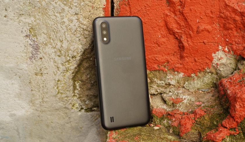 Samsung снова будет выпускать смартфоны со съёмной батареей: первым устройством станет бюджетник Galaxy A01 Core