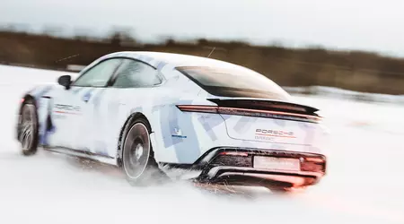 Porsche Taycan GTS sets new world record: 17.5 kilometres of drifting on ice