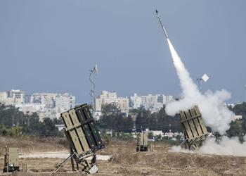 Израиль на 11 месяцев арендовал у США две батареи Iron Dome и может выкупить их из-за самой массированной за 50 лет ракетной атаки