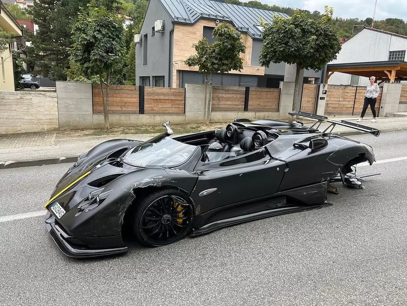 Редчайший суперкар Pagani Zonda HP Barchetta стоимостью $17 млн попал в аварию в Хорватии – в мире существует только три таких автомобиля