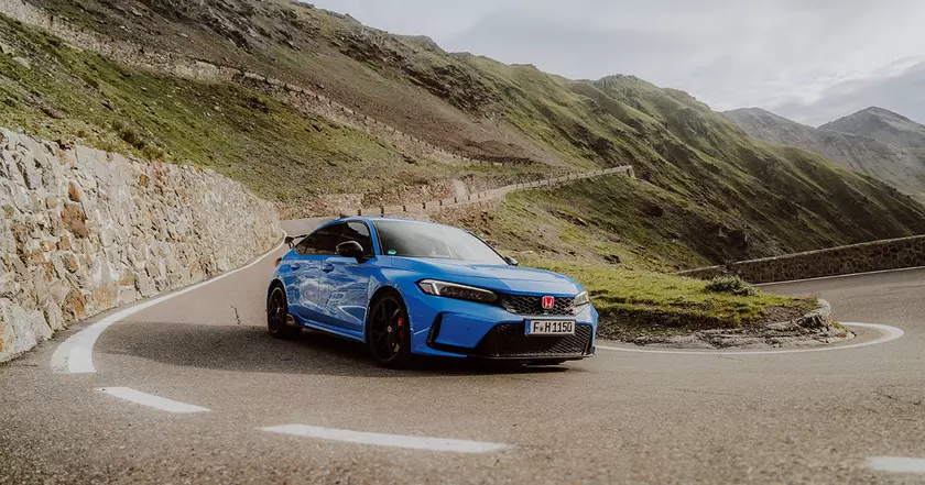 Тест-драйв на высоте: Honda Civic Type R (FL5) на серпантинах Стельвио