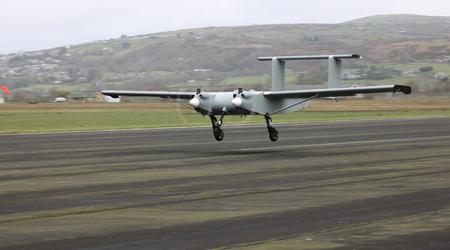 Las AFU utilizan el UAV británico ULTRA, con una carga útil de hasta 100 kg y capacidad para volar hasta 1.000 km.