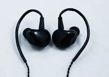 Обзор внутриканальных гибридных наушников iBasso IT03