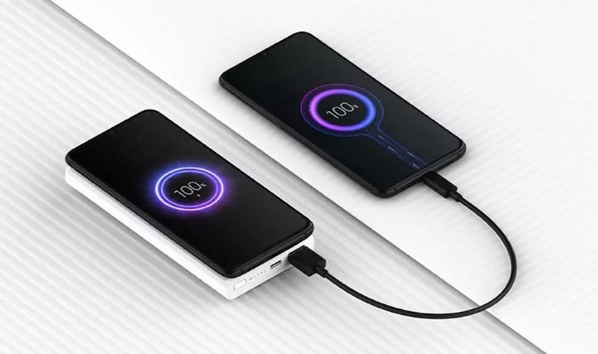 Еще дешевле: Xiaomi выпустила Power Bank на 10 000 мАч с беспроводной зарядкой за $18