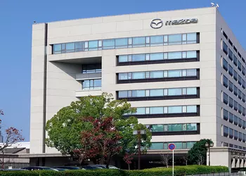 Mazda построит в Японии завод по производству цилиндрических литий-ионных аккумуляторов Panasonic