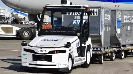 Toyota driverless tractors begin baggage transport at Japan's busiest airport