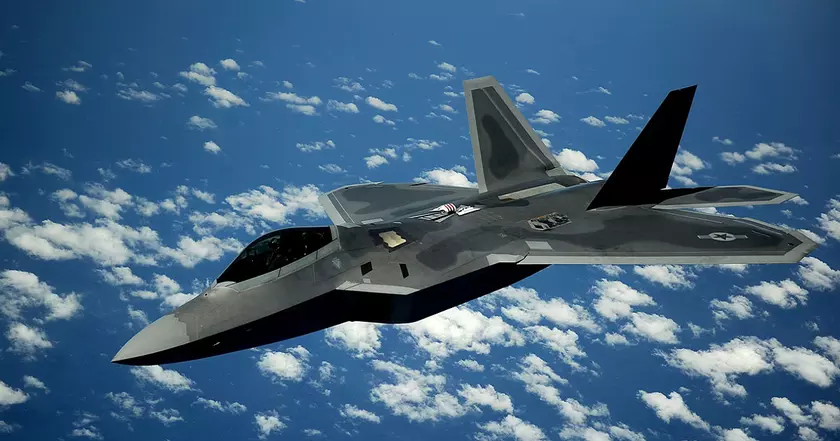 Истребители пятого поколения F-22 Raptor начали прибывать на авиабазу в Японии