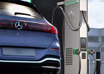 Mercedes анонсировал развертывание сети зарядных станций мощностью 600 кВт с 2026 года