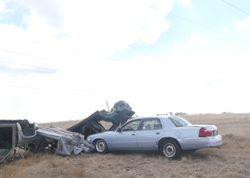 A blogger crashed his car to test the iPhone 14 Pro accident detector