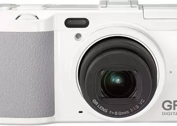 Ricoh GRD IV: 10-мегапиксельная компактная камера с гибридным автофокусом 