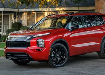 Новый Nissan Rogue PHEV оказался «переодетым» Mitsubishi Outlander