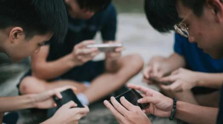 The Indian village has officially banned children under the age of 18 from using smartphones. Fines for violation