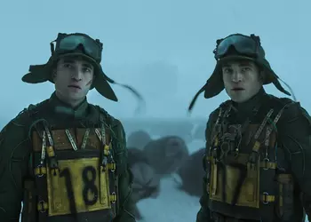 "Смешной, жестокий и трогательный фильм": первые зрители остались довольны фильмом Микки-17 с Робертом Паттинсоном в главной роли