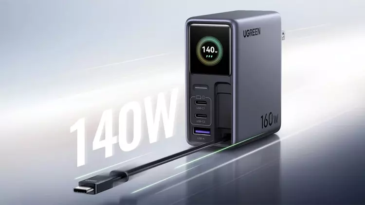 Ugreen Nexode Pro 160W: зарядка с экраном, Wi-Fi и кабелем-рулеткой