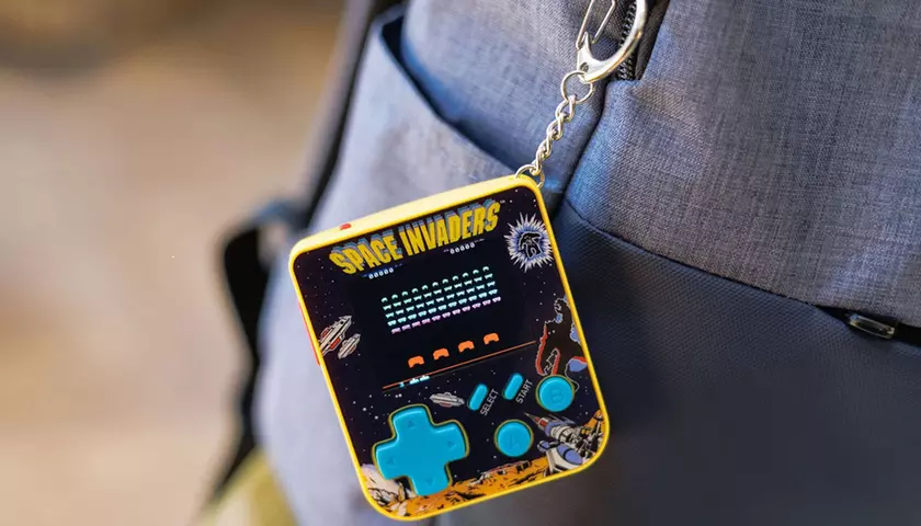 Мини-консоль Super Micro Keychain Gamer: Играйте на ходу