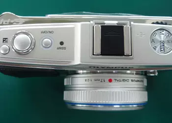Olympus E-P1: компактная камера стандарта Micro 4/3