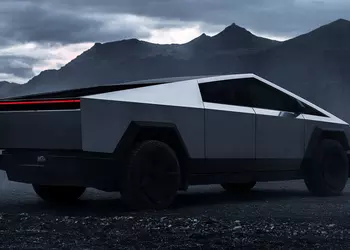 Продажи Tesla Cybertruck стремительно падают