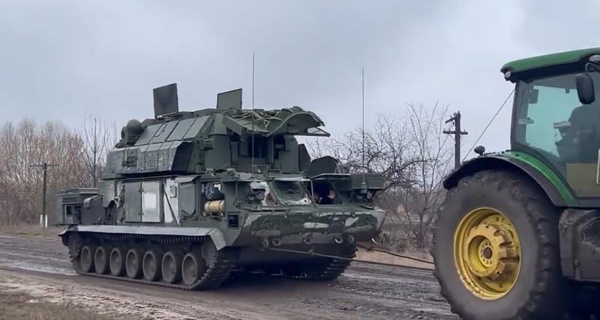 Из-за больших потерь «Тор-М2» в Украине россия заказала новую партию модернизированных зенитно-ракетных комплексов малой дальности