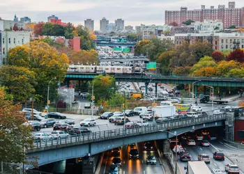 США ужесточают стандарты выбросов парниковых газов для большегрузных автомобилей