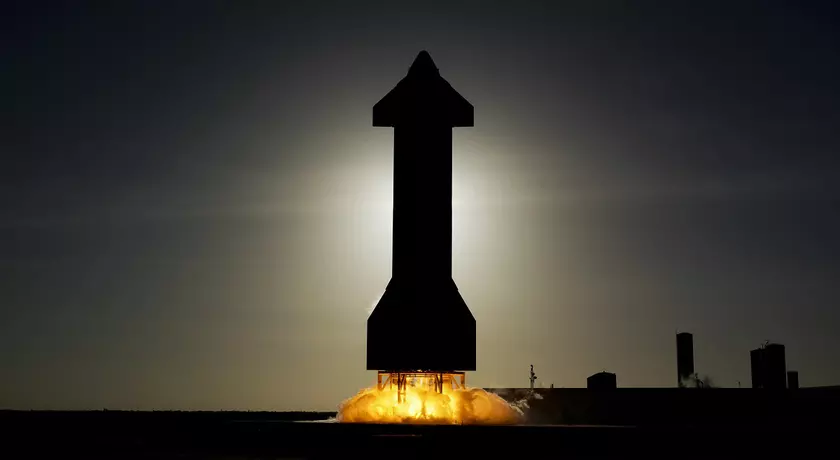 SpaceX провела статические огневые испытания двигателей нового прототипа космического корабля Starship