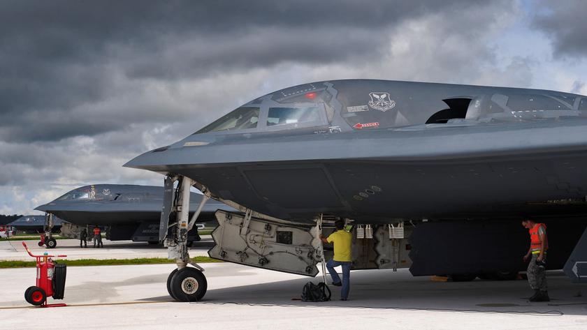 ВВС США закрыли взлётно-посадочную полосу на авиабазе «Уайтмен» после возгорания ядерного бомбардировщика B-2 Spirit стоимостью более $2 млрд
