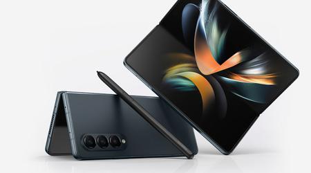 Samsung Galaxy Fold 4 users in Europe began to receive a stable version of Android 13