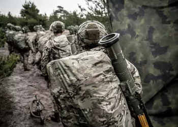 Дания вводит обязательную военную службу для женщин