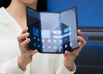 Старт продаж Galaxy Z TriFold вызвал ажиотаж в Южной Корее: у магазинов Samsung выстроились огромные очереди, а первая партия моментально раскуплена